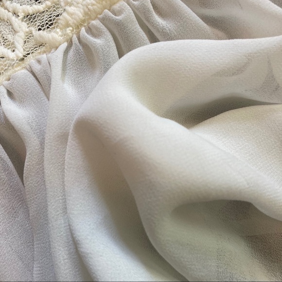 🌸 Delicate Peplum Top - Picture 4 of 7